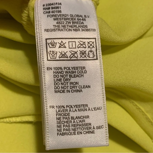 Forever 21 bright yellow sleeveless blouse size small - Picture 4 of 5
